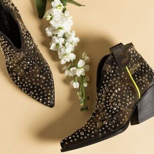 Elena Iachi camo booties size 40